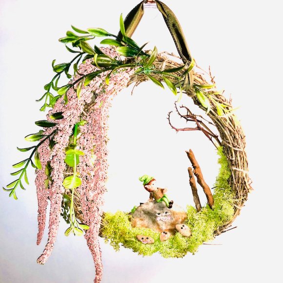 New Boy Elf and Caterpillar visiting Sticks n' Stones, Adorable Wreath handmade - Picture 1 of 7